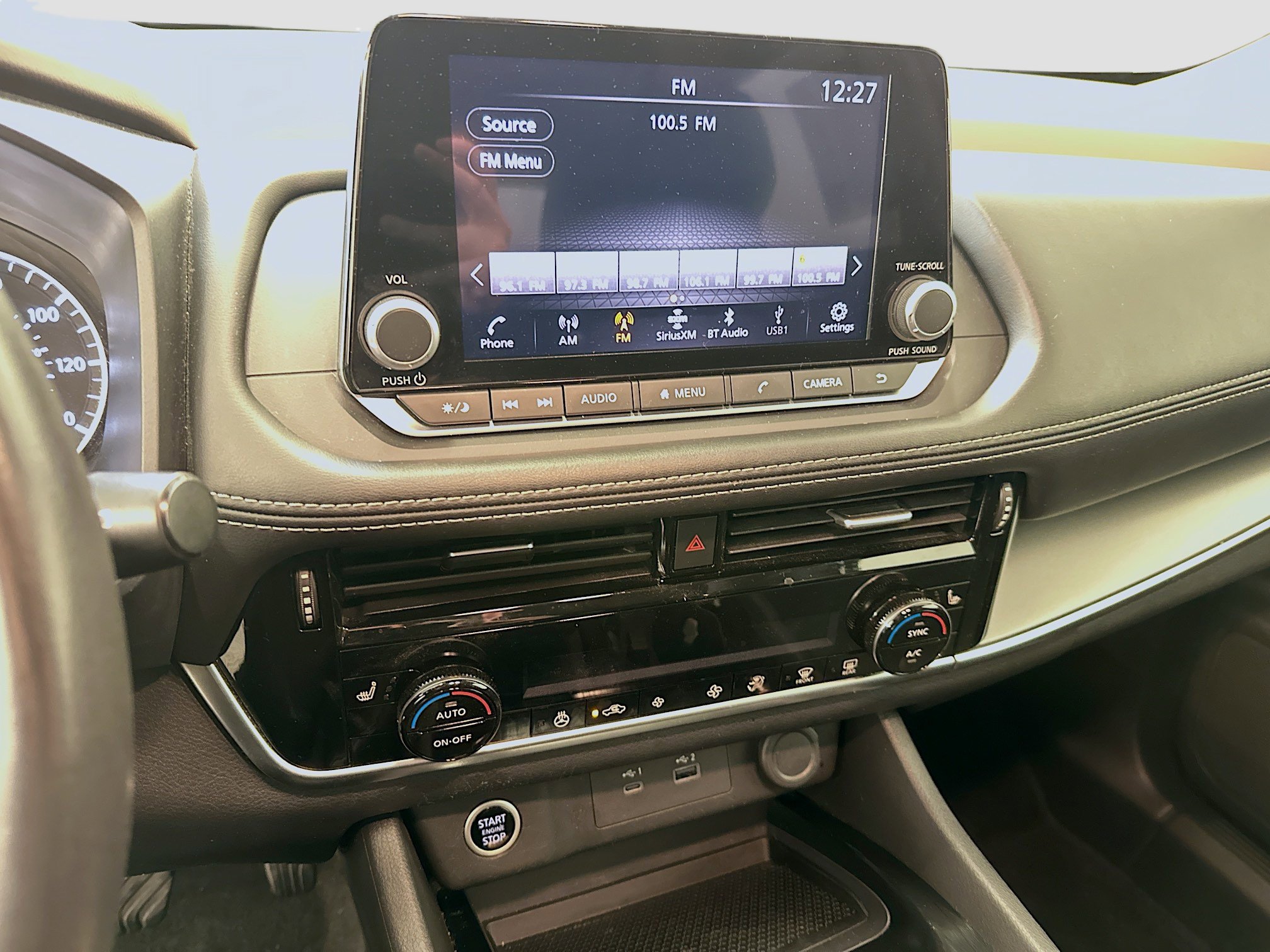 Used 2023 Nissan Rogue SV w/ SV Premium Package image 25