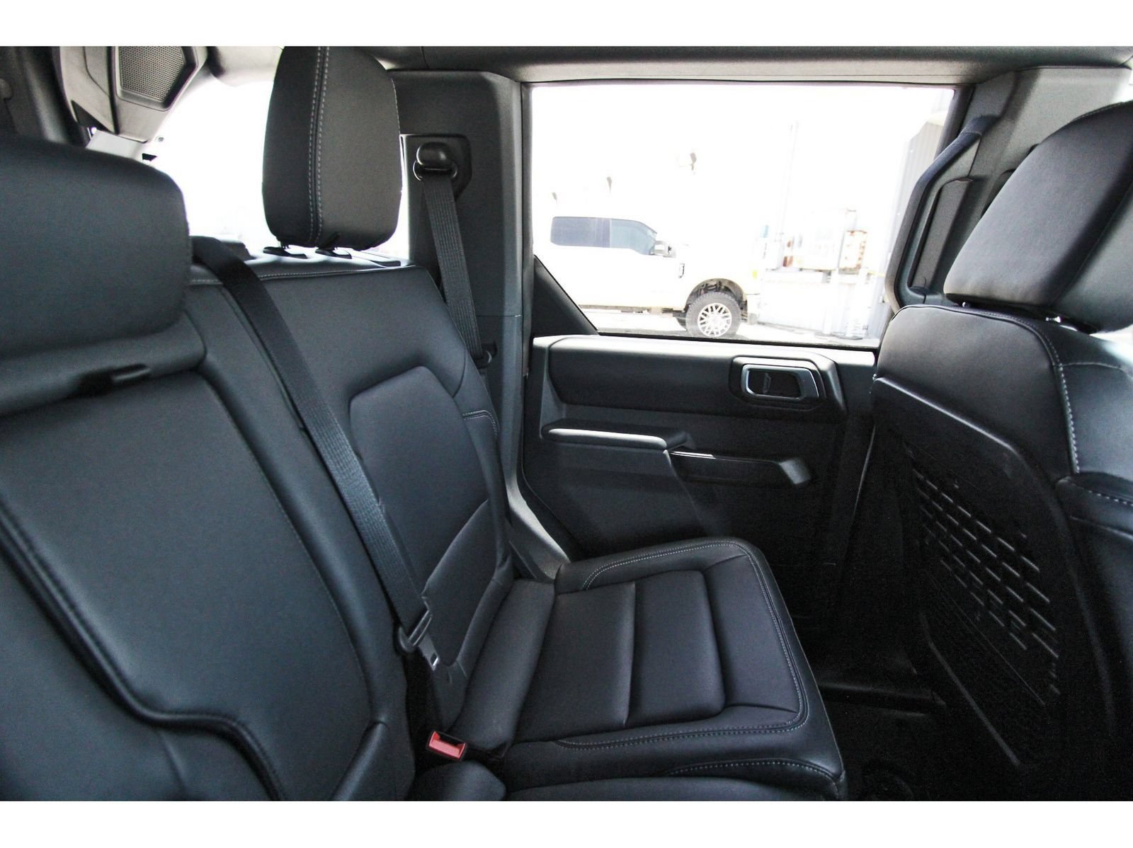 Used 2026 Ford Bronco Badlands AWD/4WD image 14