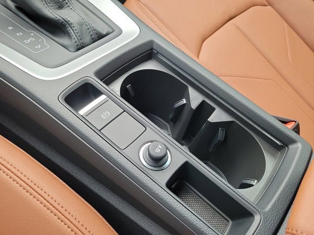 Certified 2025 Audi Q3 2.0T Premium Plus w/ Premium Plus Package AWD/4WD image 15