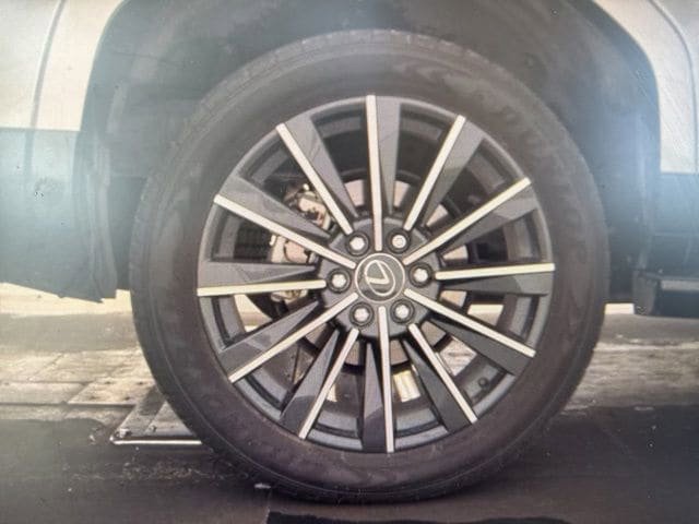 Used 2024 Lexus GX 550 AWD/4WD image 9