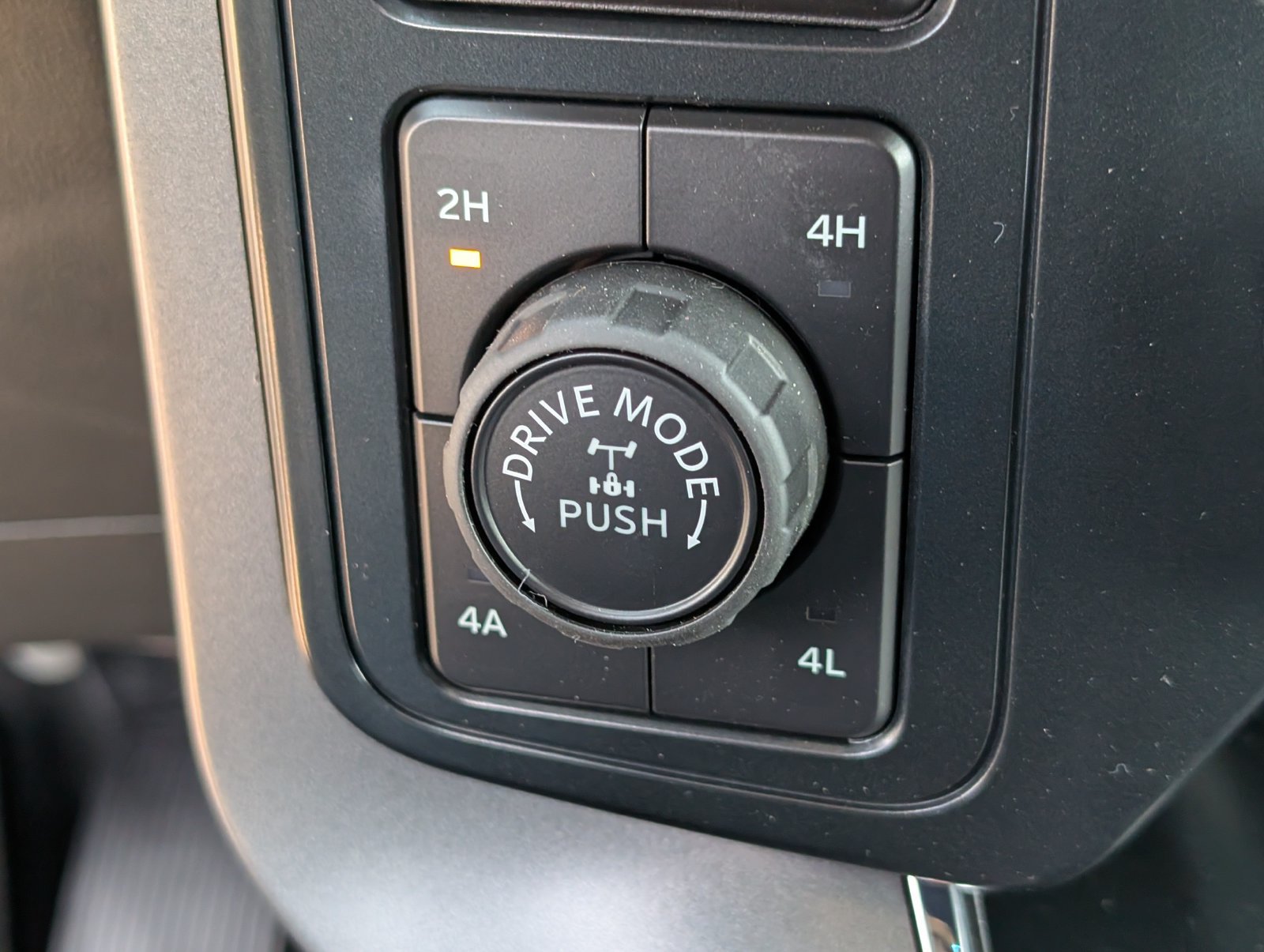 Used 2025 Ford F150 Lariat w/ Equipment Group 501A Mid AWD/4WD image 19