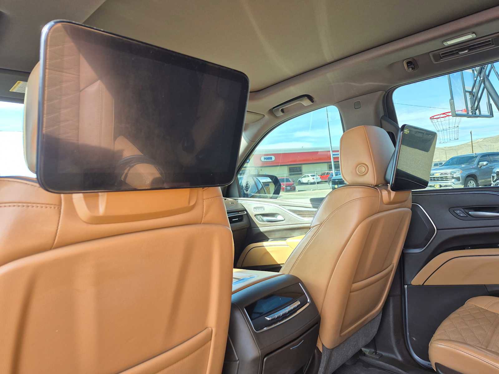 Used 2021 Cadillac Escalade ESV Premium Luxury w/ Driver Assist Tech Package AWD/4WD image 36