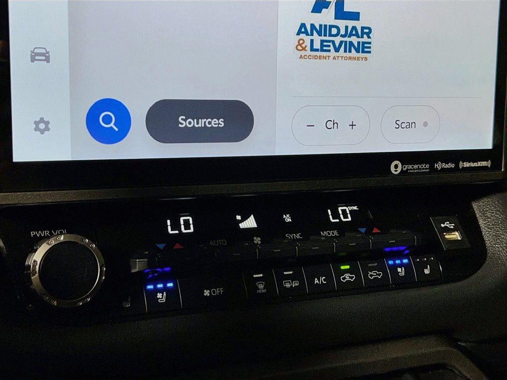 Used 2023 Toyota Tundra Limited AWD/4WD image 23