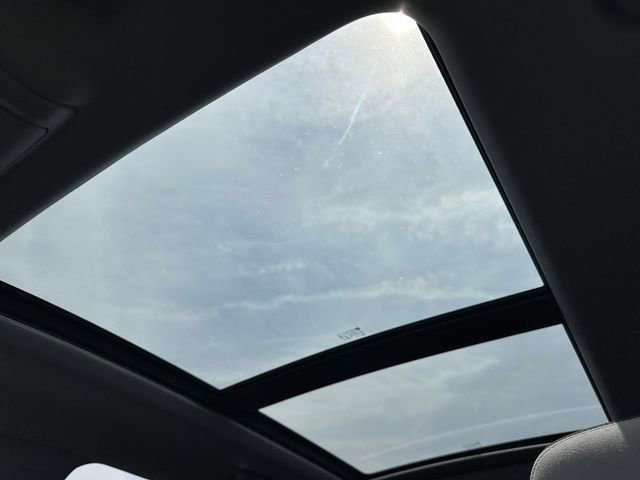 Used 2023 GMC Terrain SLE w/ Driver Convenience Package image 15