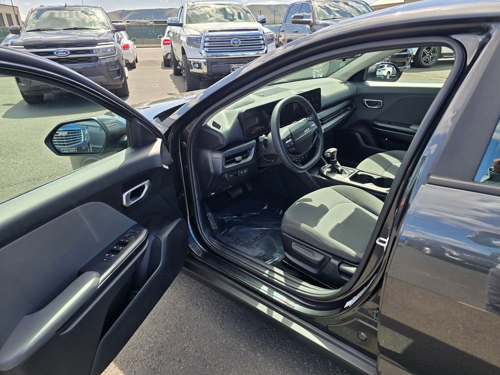 Used 2025 Kia K4 FWD image 19