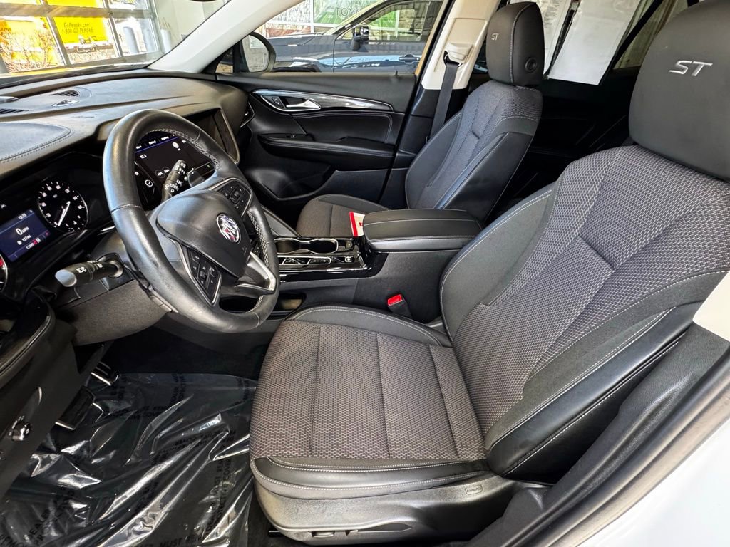 Used 2023 Buick Envision Preferred w/ Sport Touring Package image 17