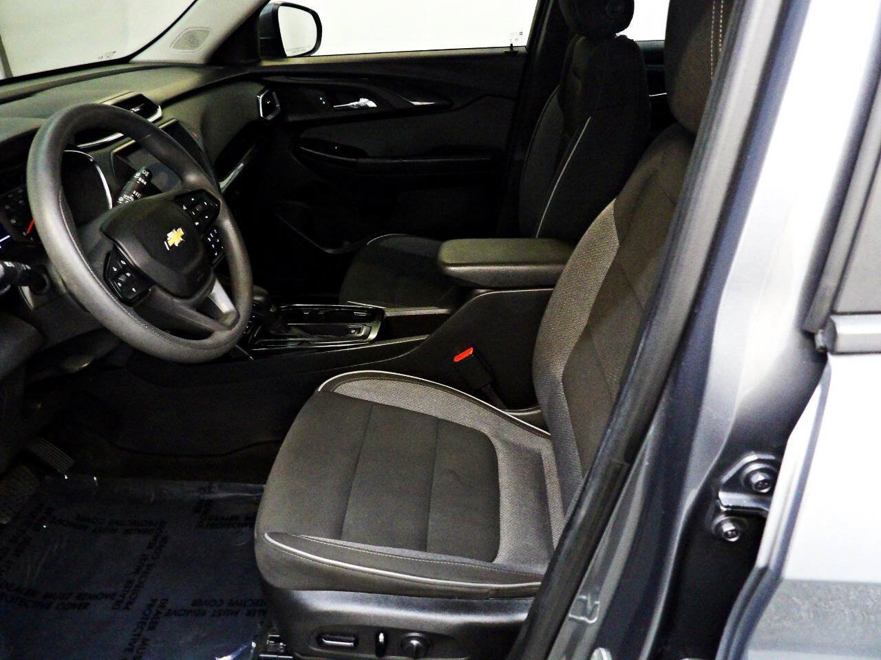 Used 2022 Chevrolet TrailBlazer LT FWD image 8