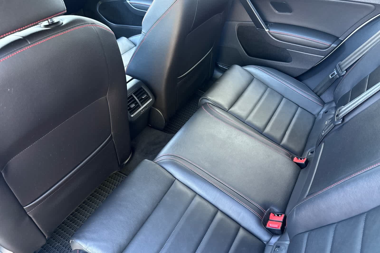 Used 2021 Volkswagen GTI SE FWD image 4