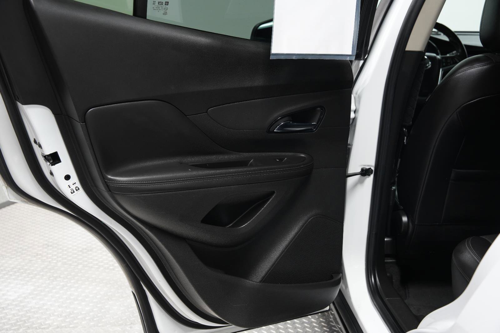 Used 2020 Buick Encore Preferred image 20