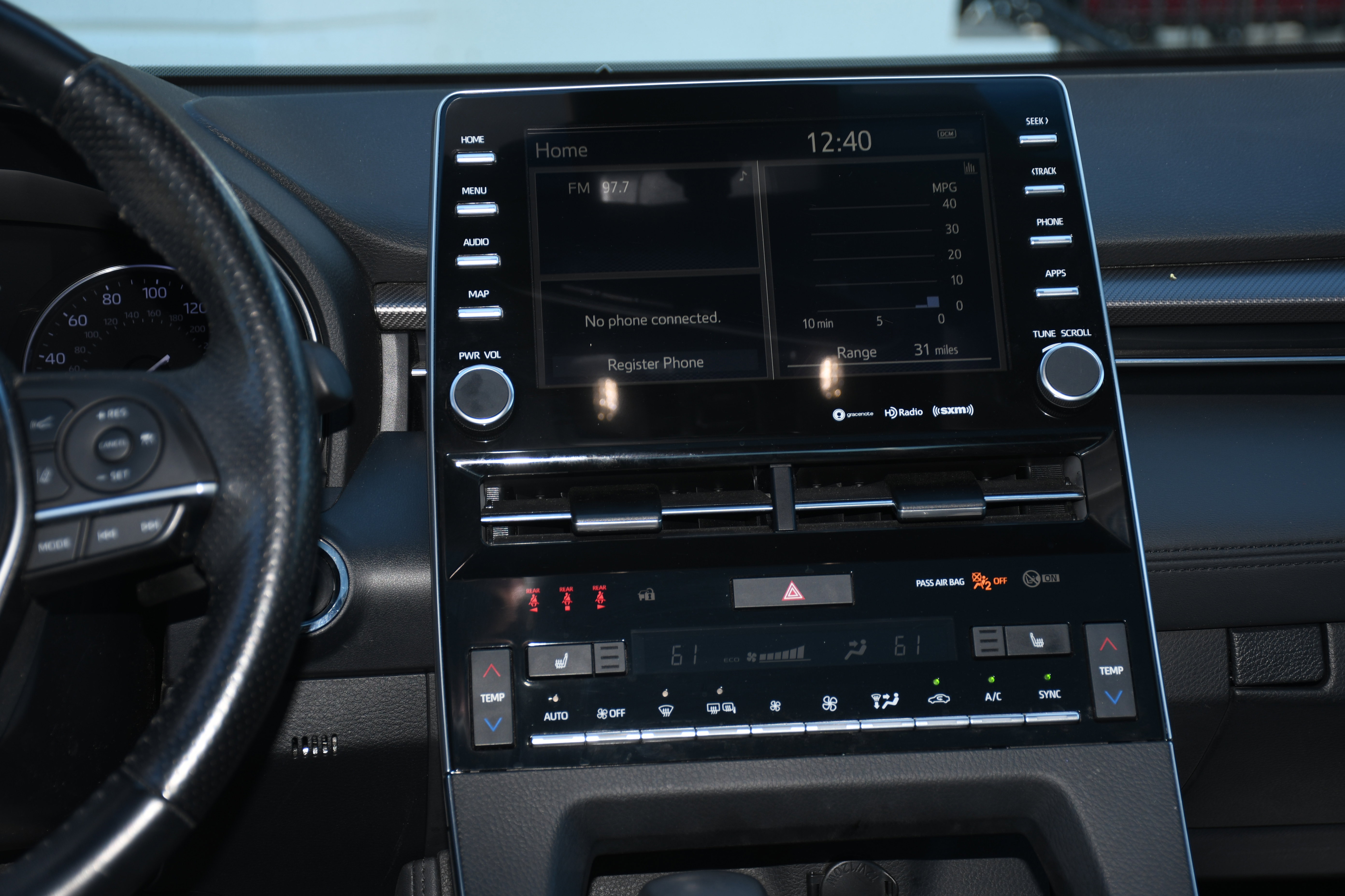 Used 2019 Toyota Avalon XSE image 17