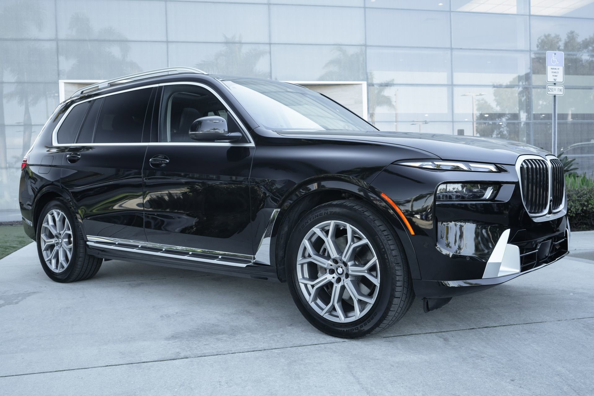 Used 2025 BMW X7 xDrive40i image 3