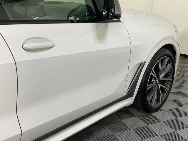 Used 2020 BMW X7 M50i w/ Dynamic Handling Package AWD/4WD image 7