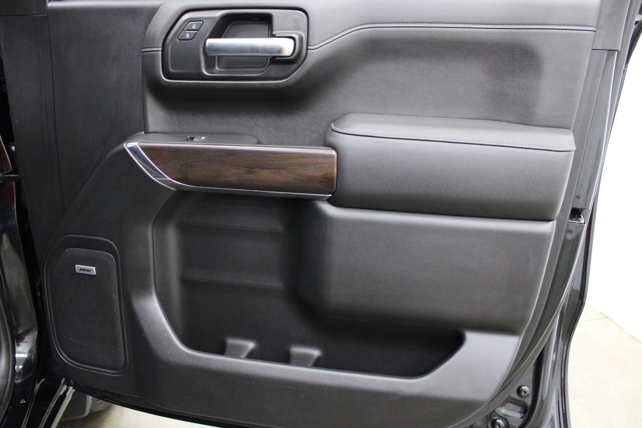 Used 2019 GMC Sierra 1500 SLT w/ SLT Convenience Package AWD/4WD image 24