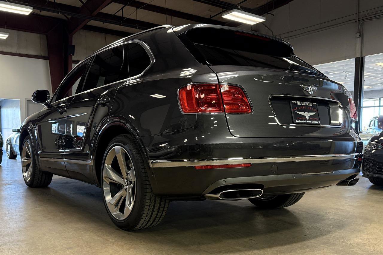 Used 2018 Bentley Bentayga image 13