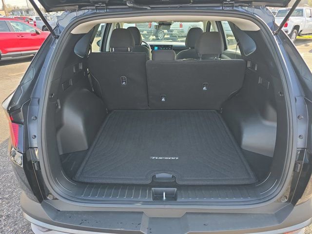 Used 2026 Hyundai Tucson SE FWD image 12