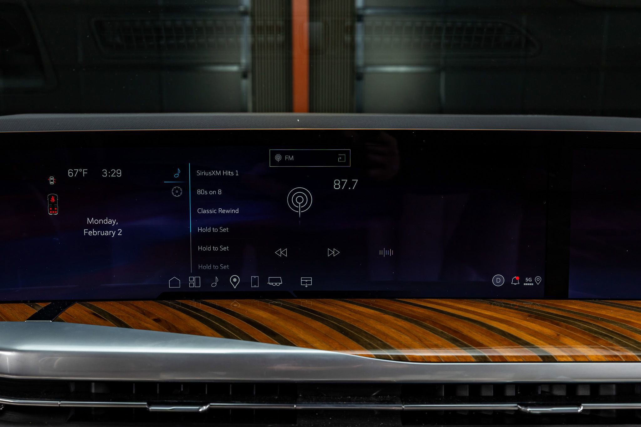 Used 2025 Cadillac Escalade ESV Sport Platinum w/ LPO, ONYX Package image 24