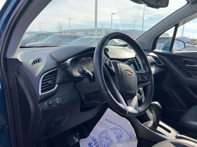 Used 2020 Chevrolet Trax LT w/ LT Convenience Package image 9