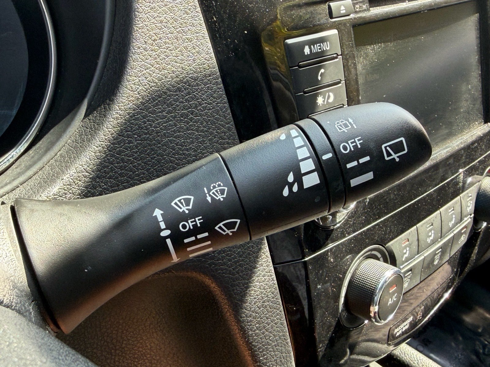Used 2020 Nissan Rogue S FWD image 28