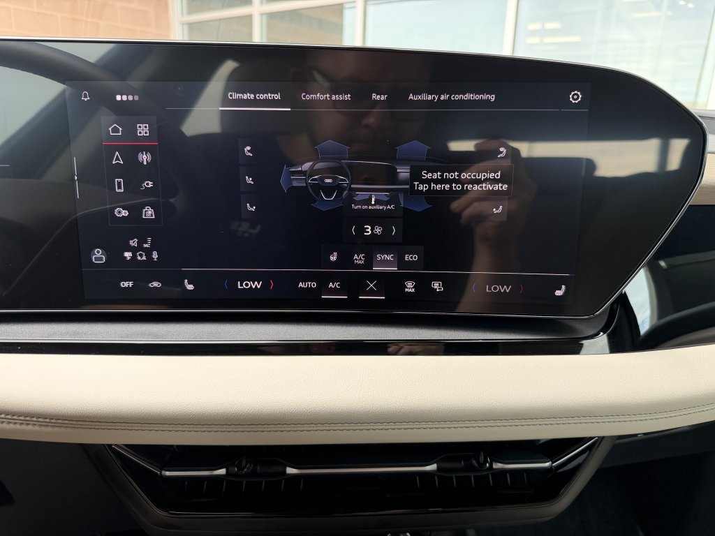 Used 2025 Audi Q6 e-tron Premium RWD image 25