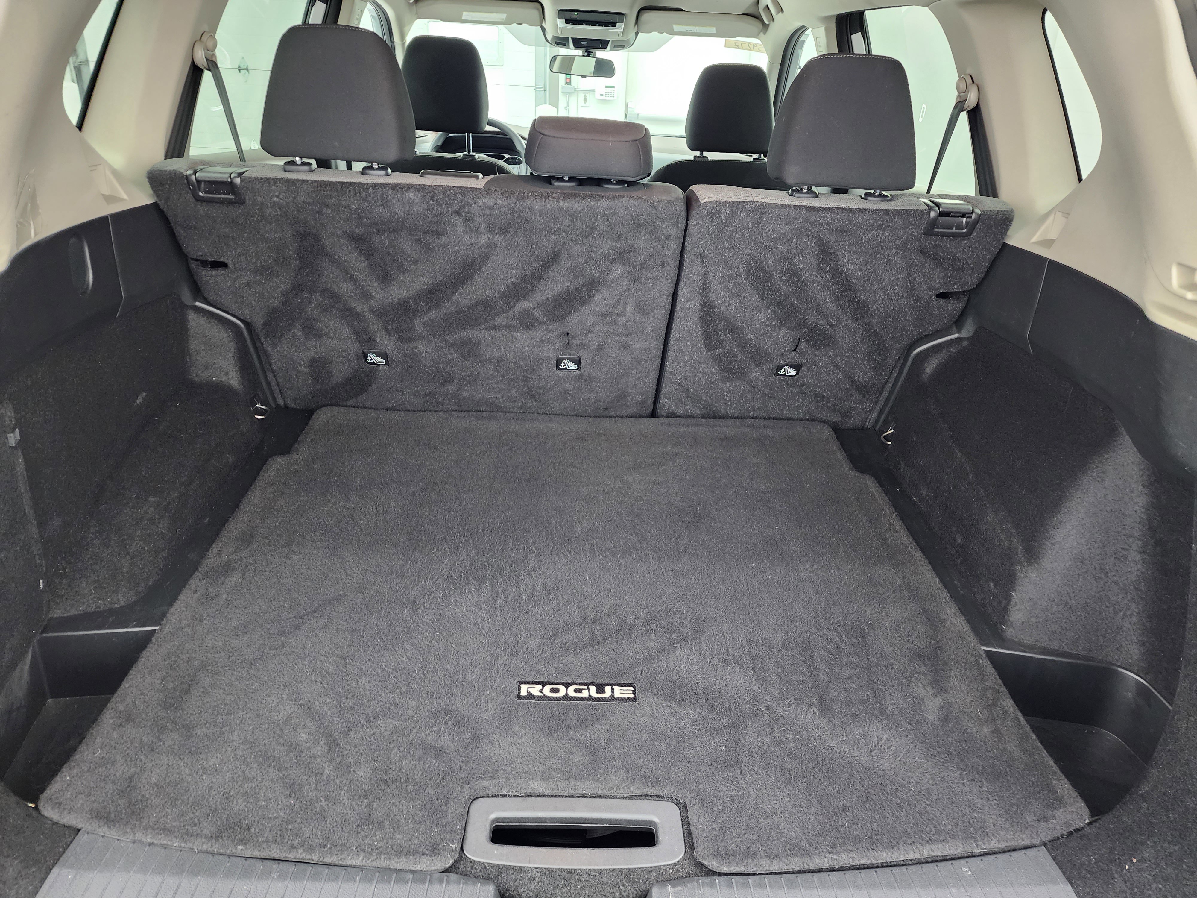 Used 2023 Nissan Rogue SV image 27