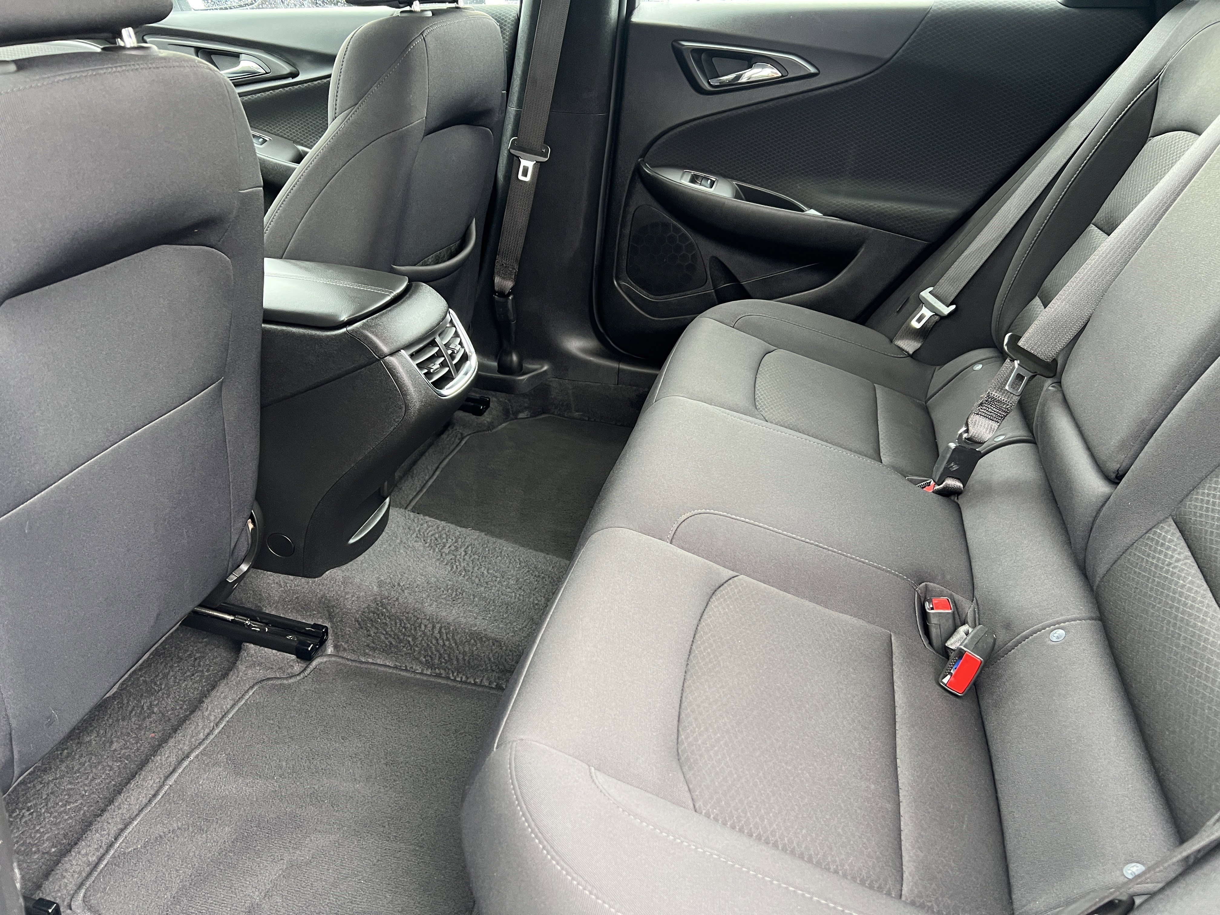 Used 2025 Chevrolet Malibu LT FWD image 15