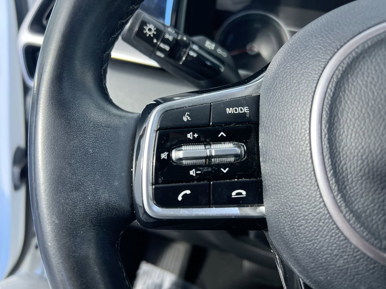 Used 2021 Kia Sorento EX FWD image 16