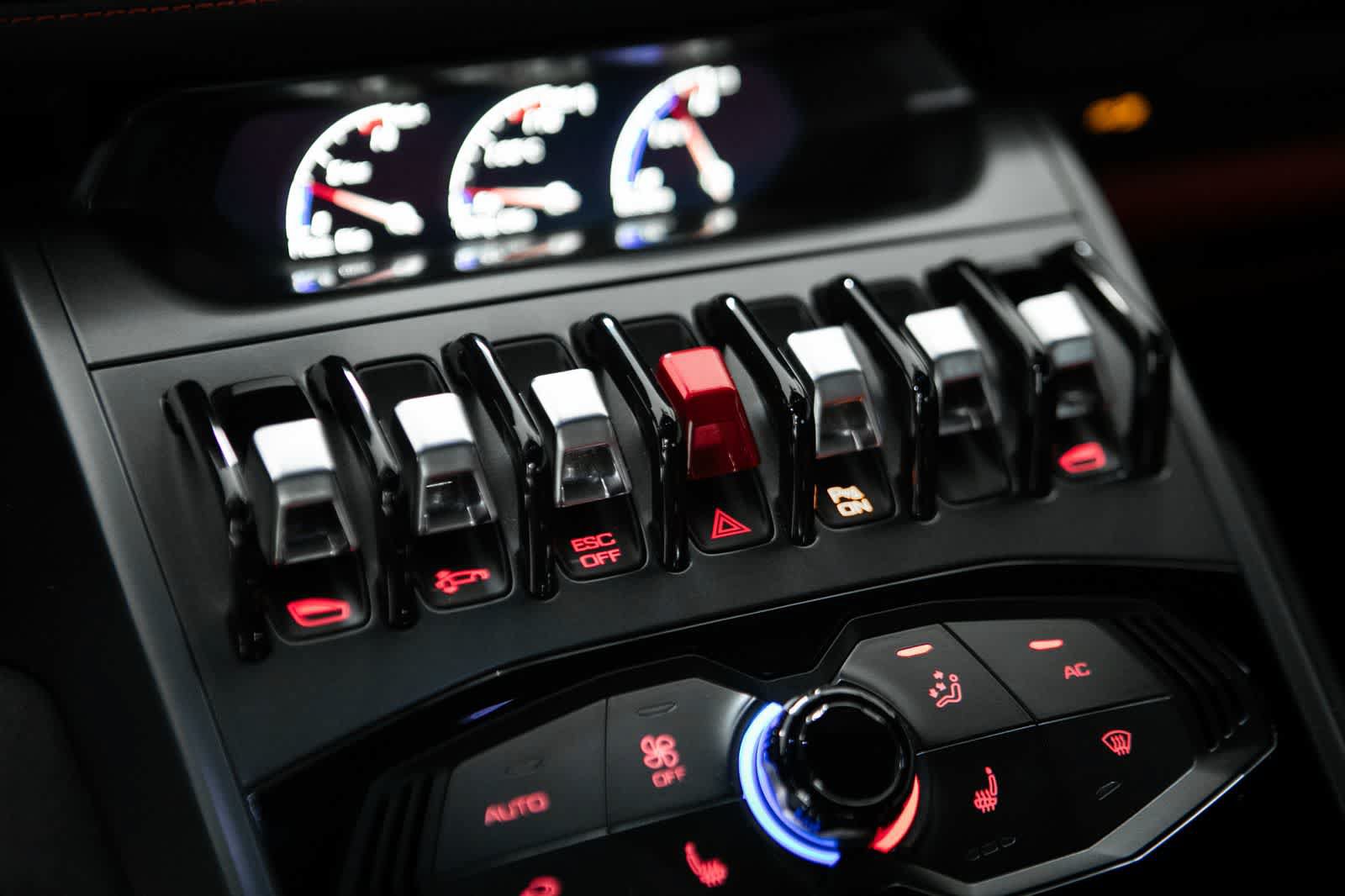 Used 2015 Lamborghini Huracan LP 610-4 AWD/4WD image 22