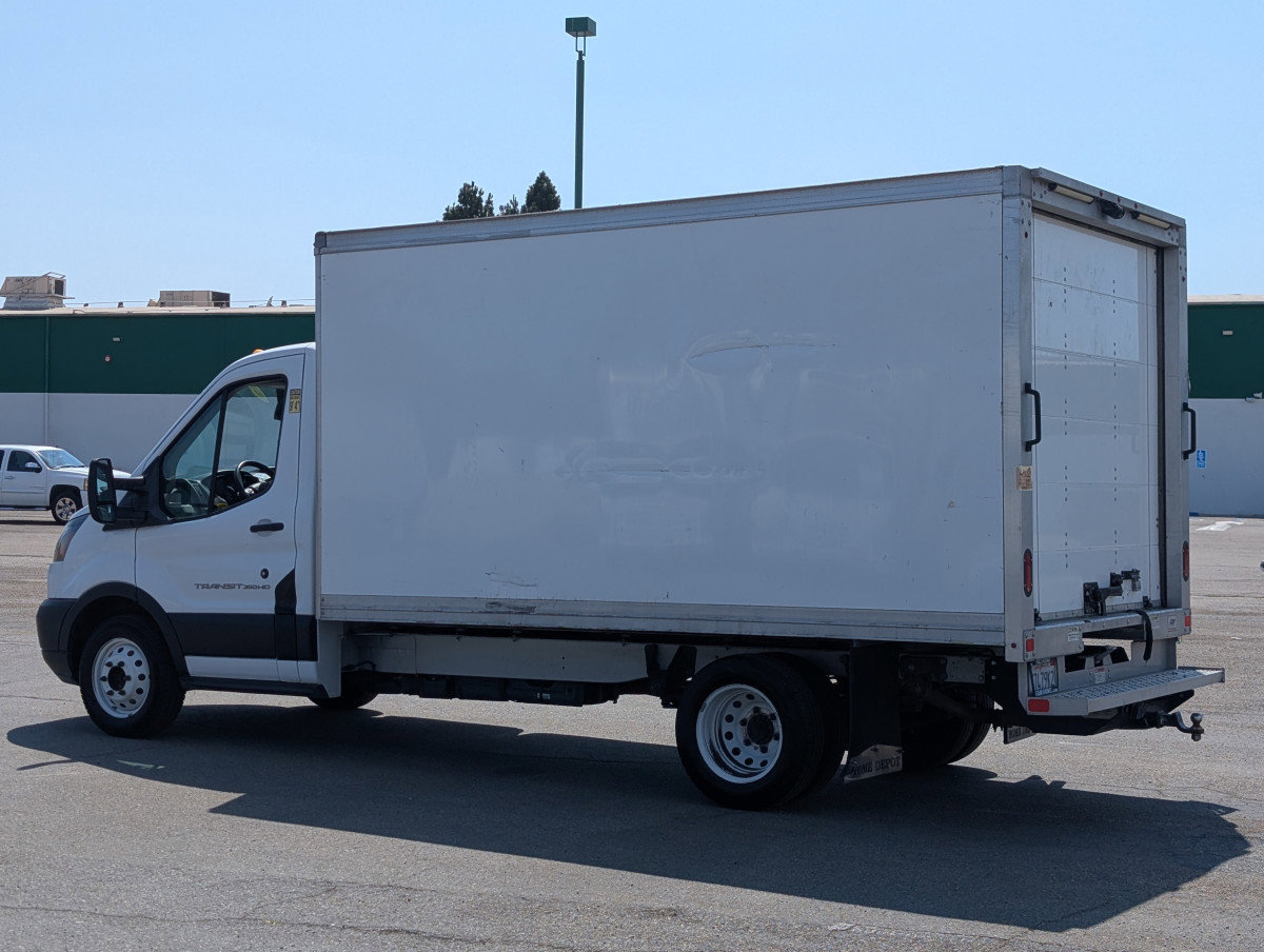 Used 2018 Ford Transit 350 156 DRW RWD image 5