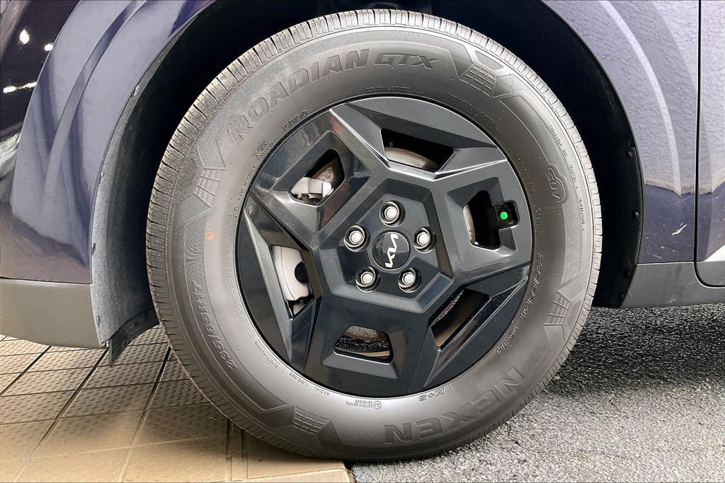 Used 2026 Kia Carnival FWD image 31