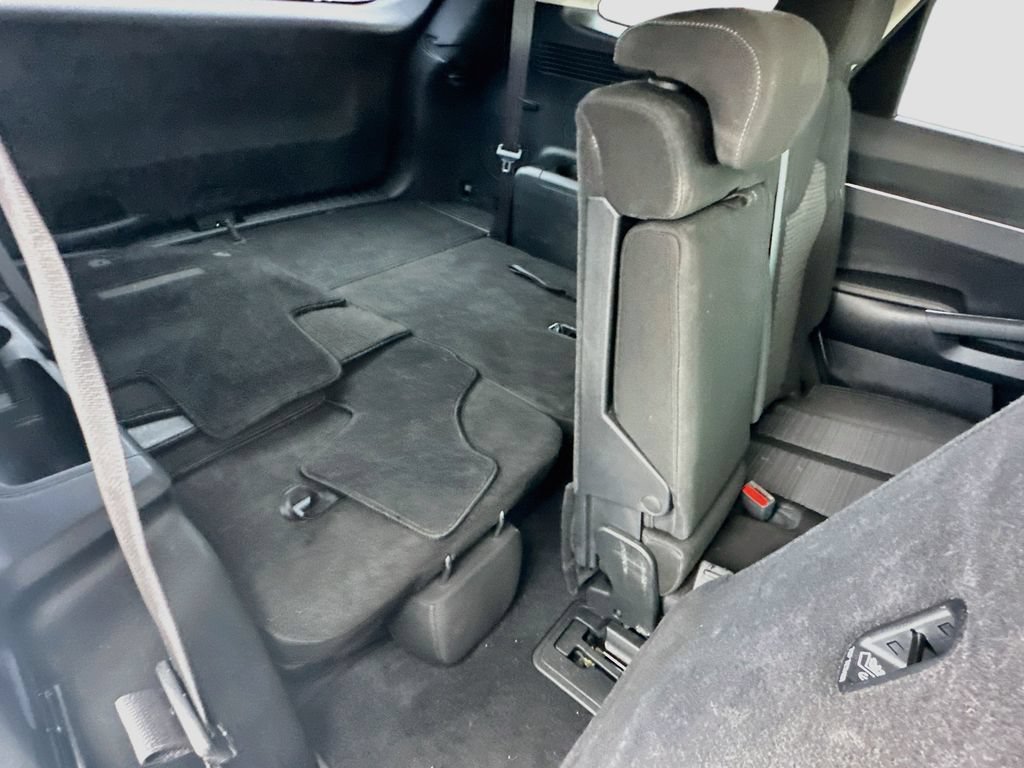 Used 2023 Kia Sorento LX FWD image 23