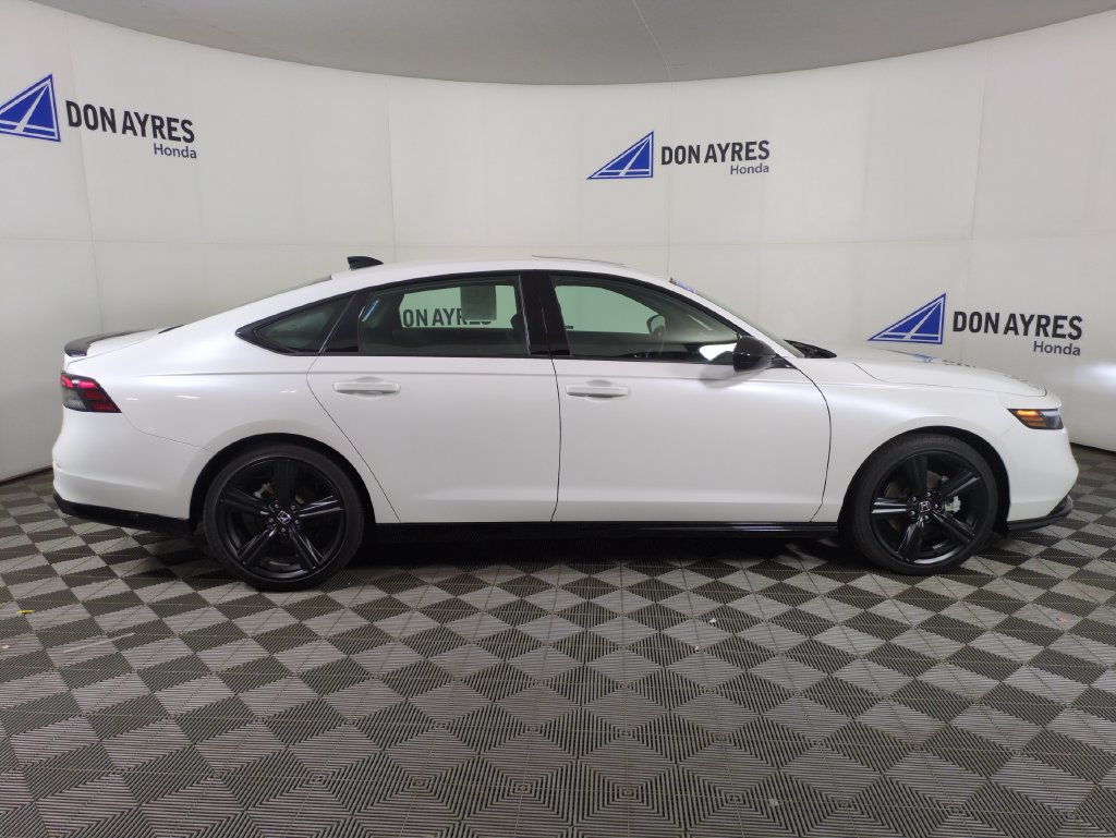 Certified 2025 Honda Accord Sport image 11