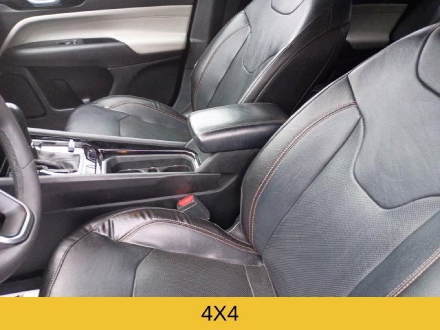 Used 2023 Jeep Compass Limited w/ Sun and Sound Group AWD/4WD image 12