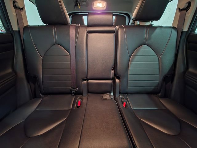 Used 2024 Toyota Highlander XLE image 15