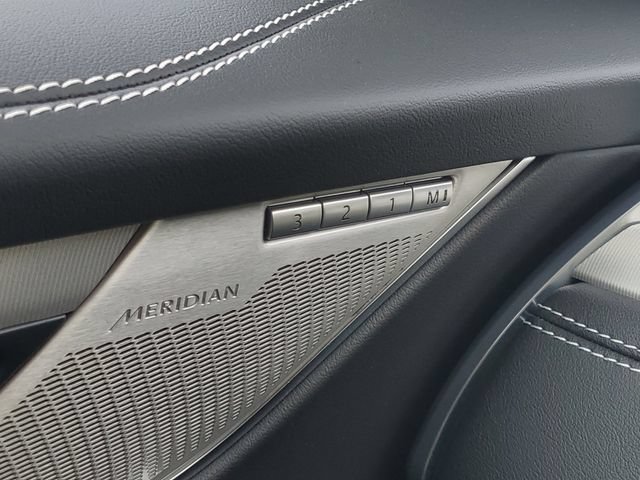 Certified 2026 Jaguar F-PACE R-Dynamic S AWD/4WD image 27