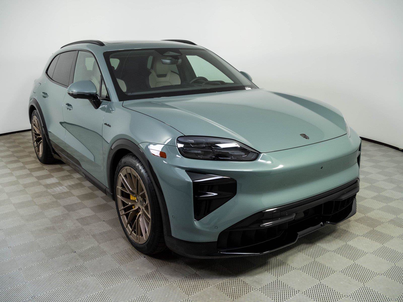 New 2026 Porsche Cayenne Turbo Electric AWD/4WD image 27