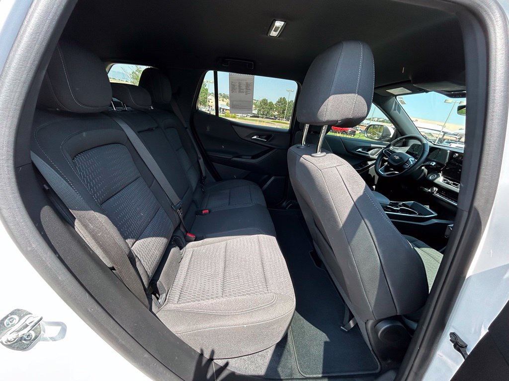Used 2025 Chevrolet Equinox LT w/ Safety and Technology Package FWD image 30