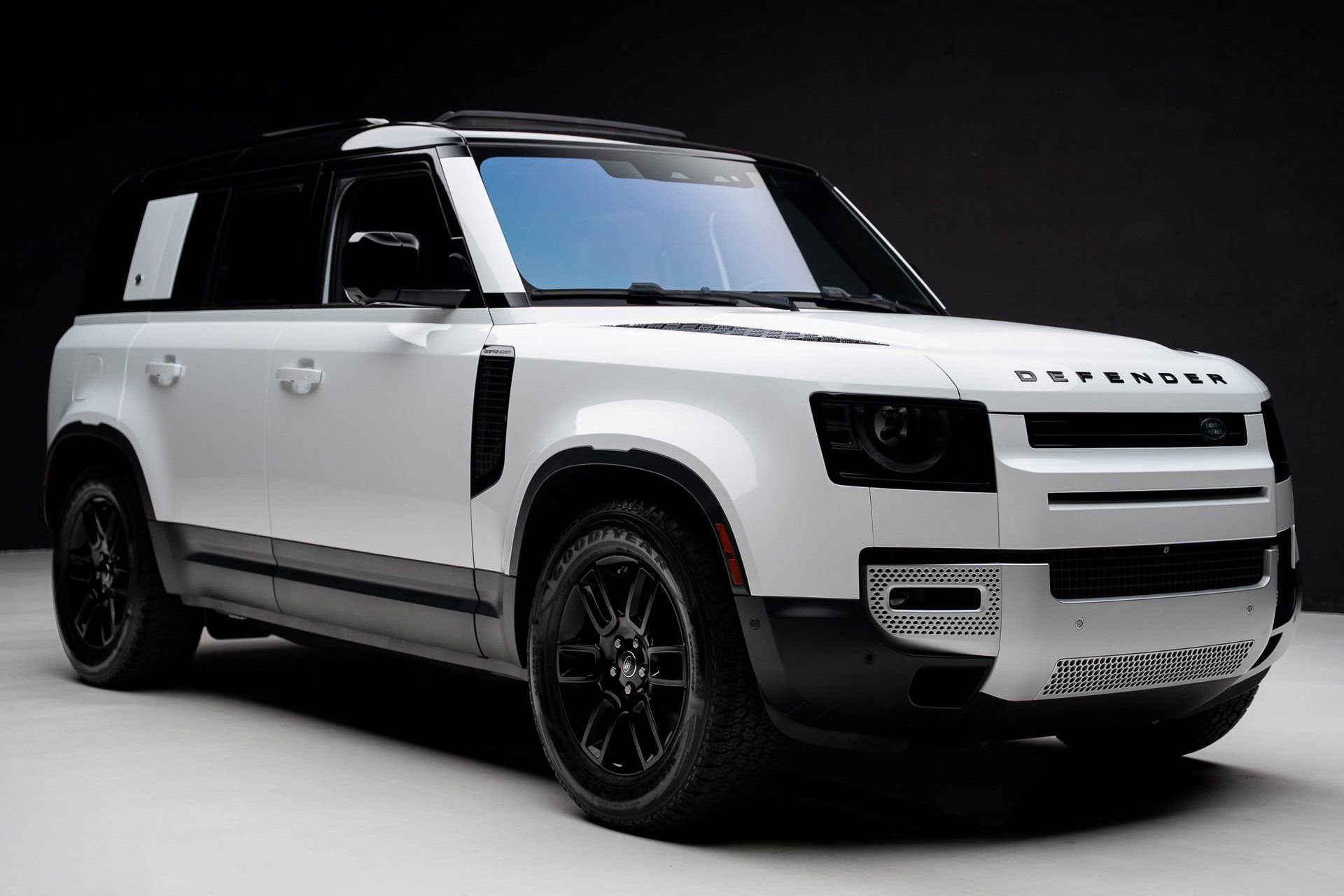 Used 2021 Land Rover Defender 110 S image 86