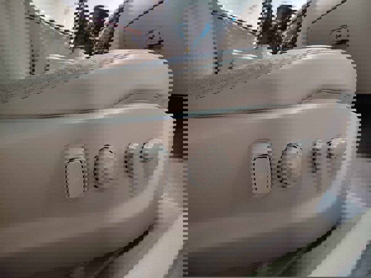 Used 2007 Cadillac DTS Performance image 16