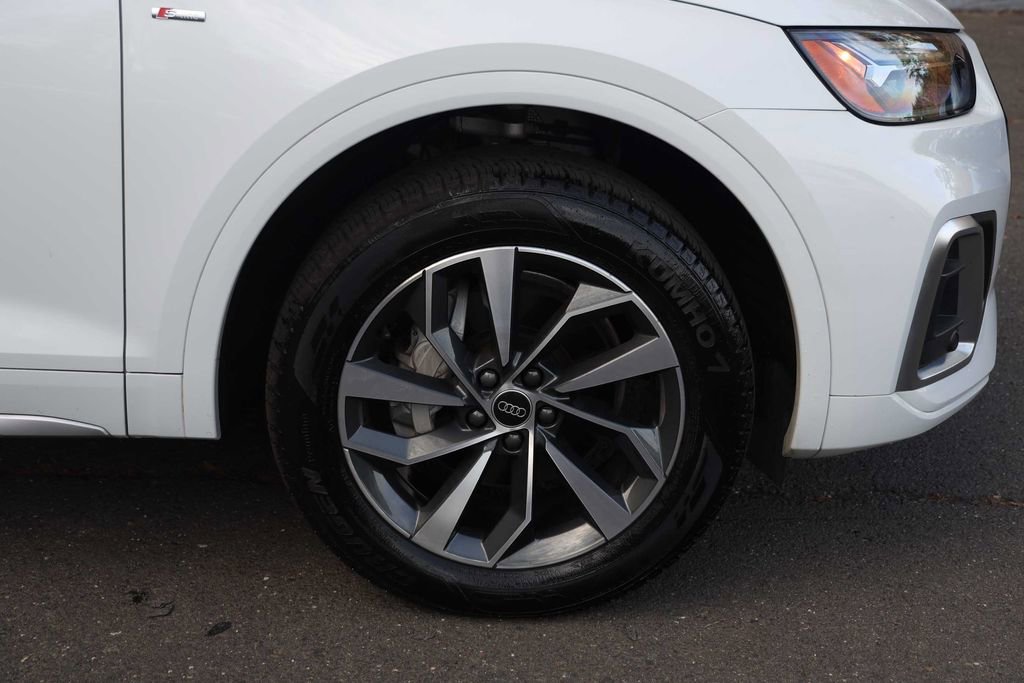 Used 2023 Audi Q5 2.0T Premium w/ Convenience Package image 7