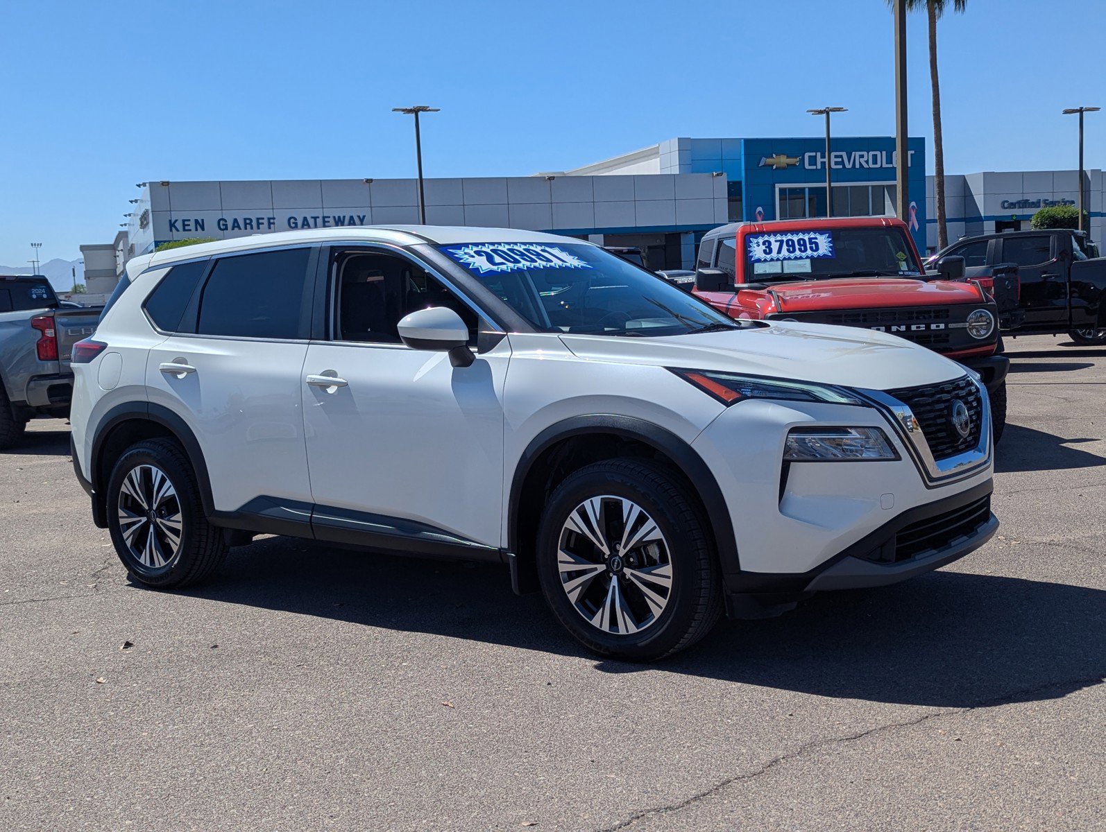 Used 2023 Nissan Rogue SV image 7