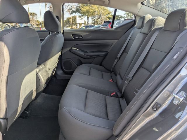 Used 2024 Nissan Altima 2.5 SV image 17