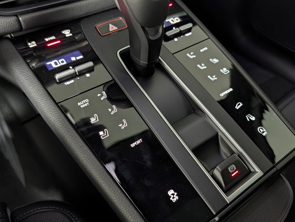 New 2026 Porsche Macan AWD/4WD image 34