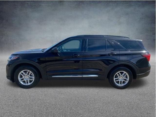 Used 2025 Ford Explorer Active RWD image 2