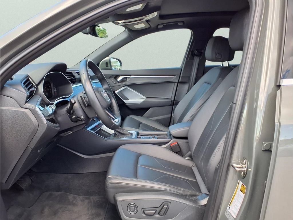 Used 2024 Audi Q3 2.0T Premium Plus w/ Premium Plus Package AWD/4WD image 9