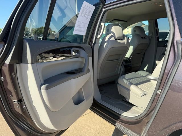 Used 2015 Buick Enclave Leather FWD image 16