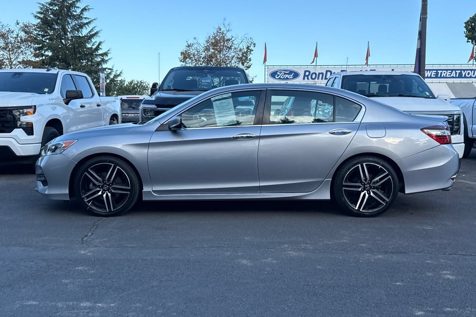 Used 2017 Honda Accord Sport image 7