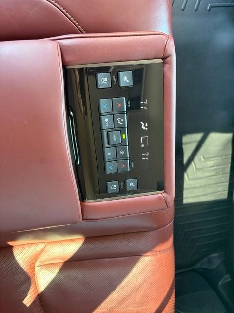 Used 2019 Lexus LX 570 4WD w/ Luxury Package image 36
