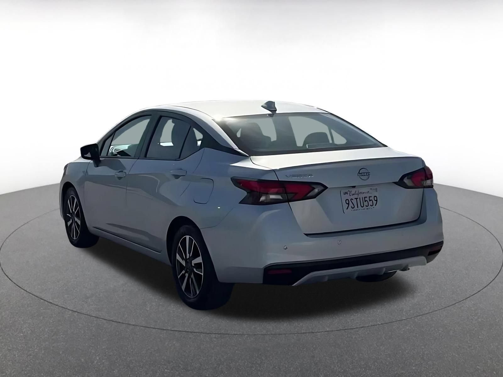 Used 2025 Nissan Versa SV FWD image 10