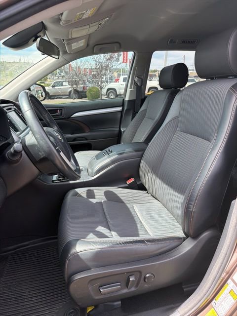 Used 2018 Toyota Highlander Plus FWD image 20