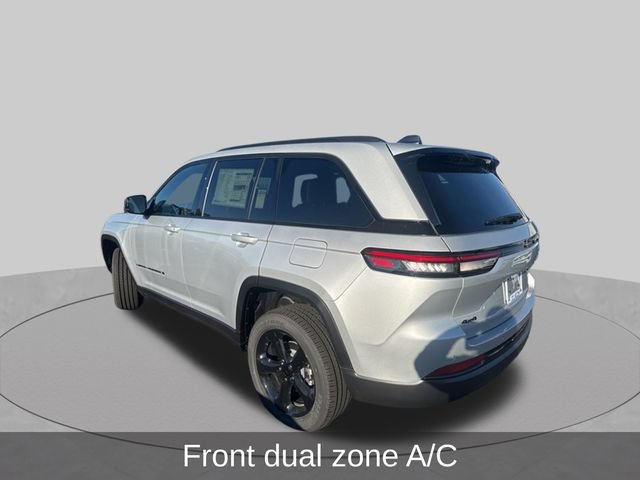 Used 2024 Jeep Grand Cherokee Altitude AWD/4WD image 6